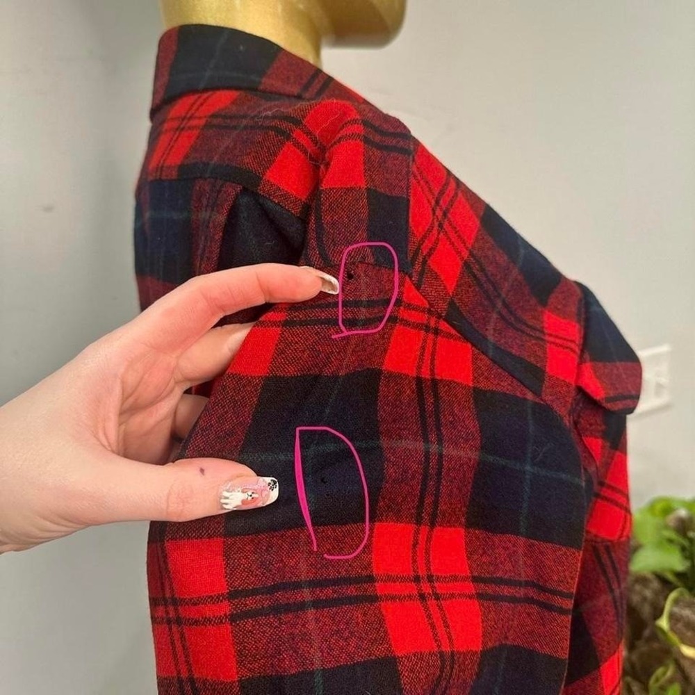 Vintage Pendleton Red and black plaid 100% wool flannel shirt MEDIUM - Picture 8 of 8